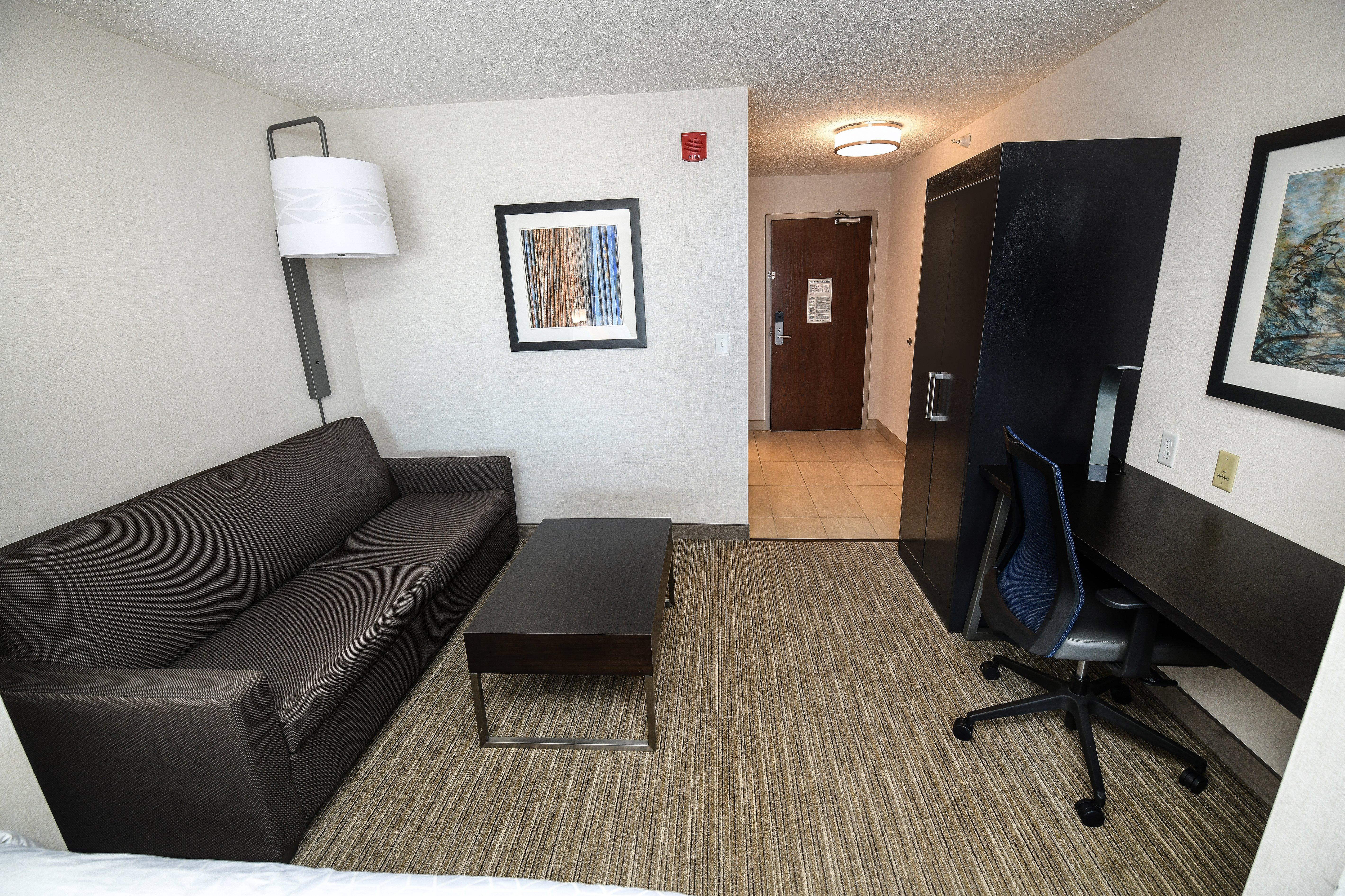 Holiday Inn Express Hotel & Suites Grand Forks, An Ihg Hotel Bagian luar foto