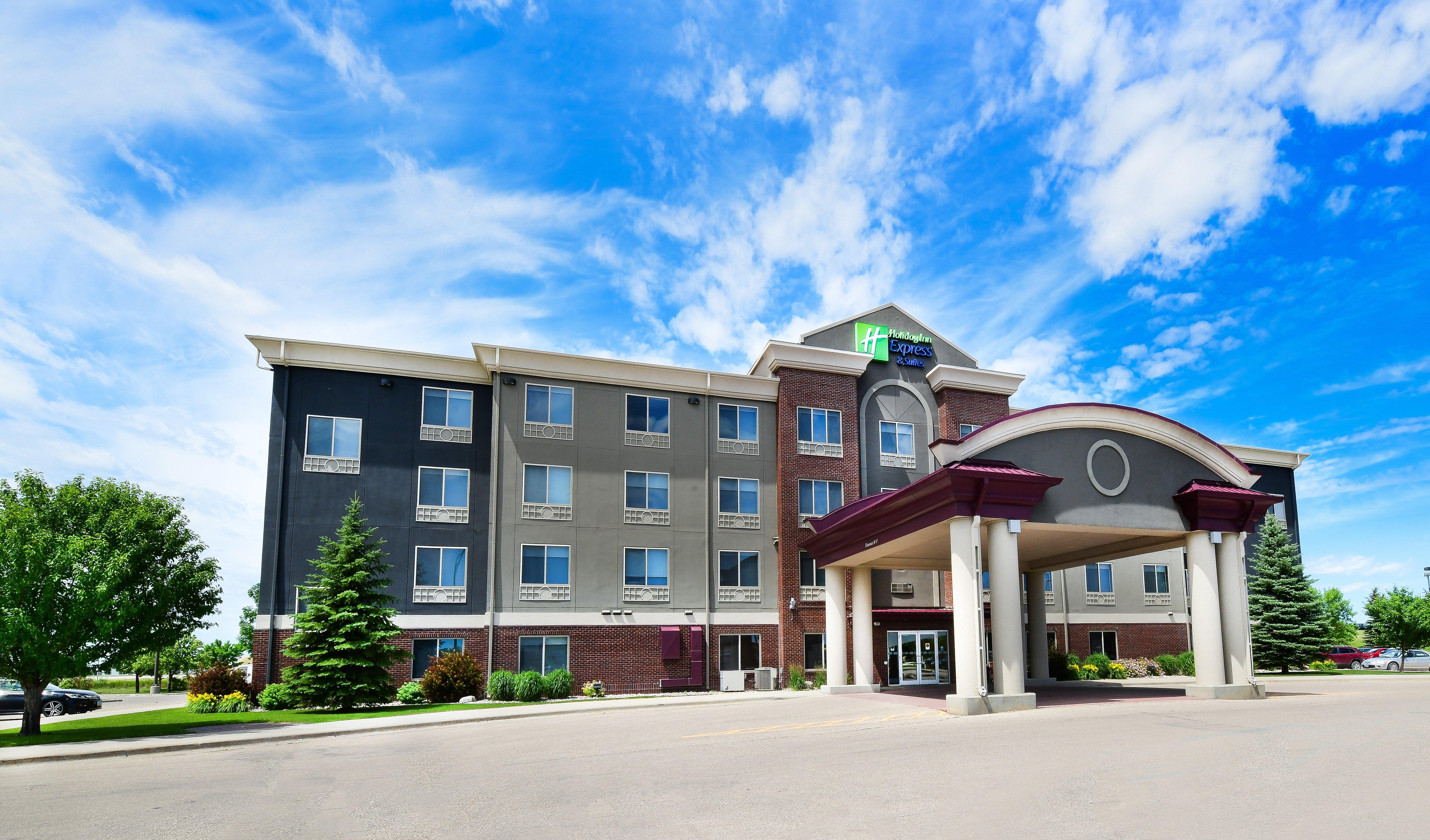 Holiday Inn Express Hotel & Suites Grand Forks, An Ihg Hotel Bagian luar foto