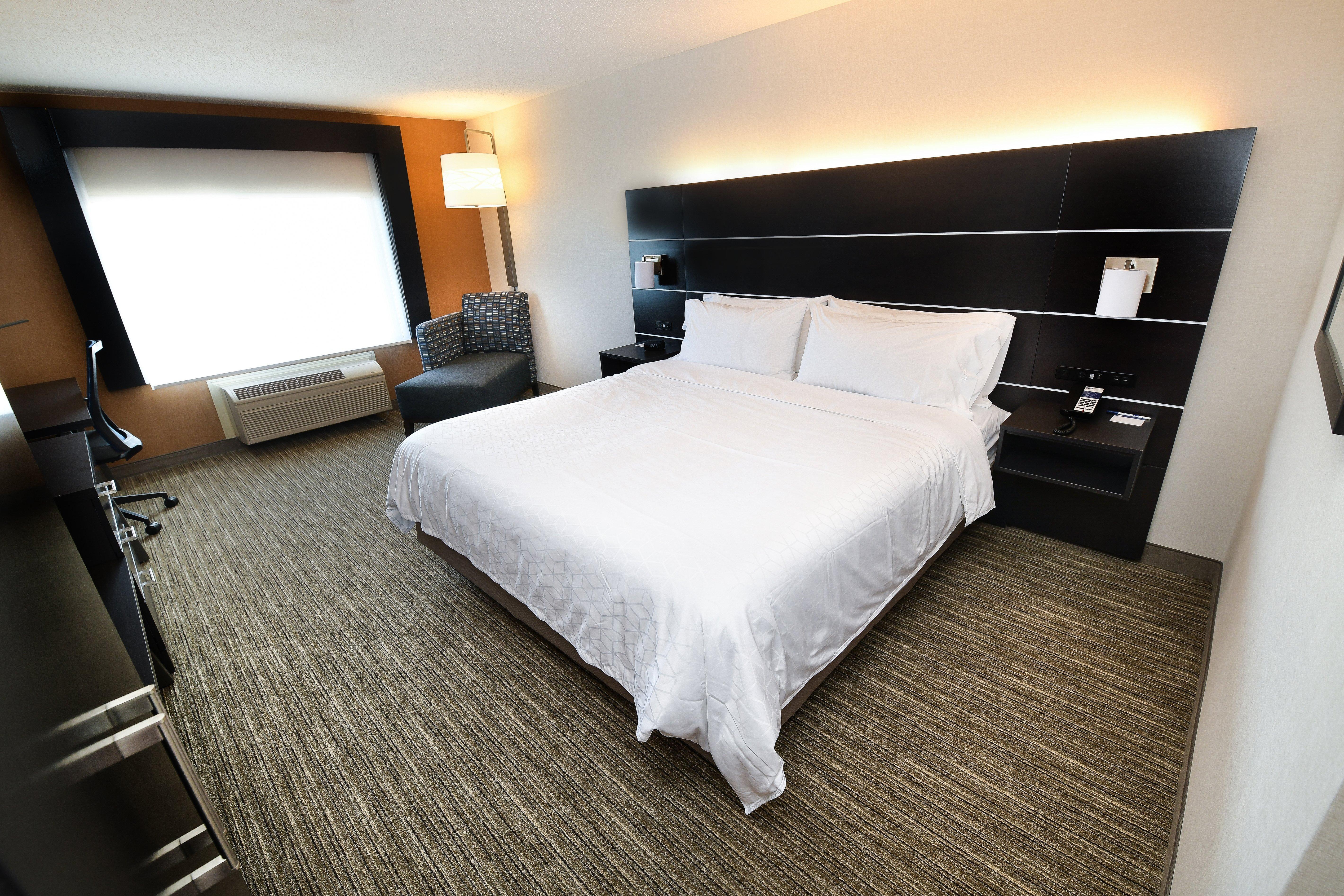 Holiday Inn Express Hotel & Suites Grand Forks, An Ihg Hotel Bagian luar foto