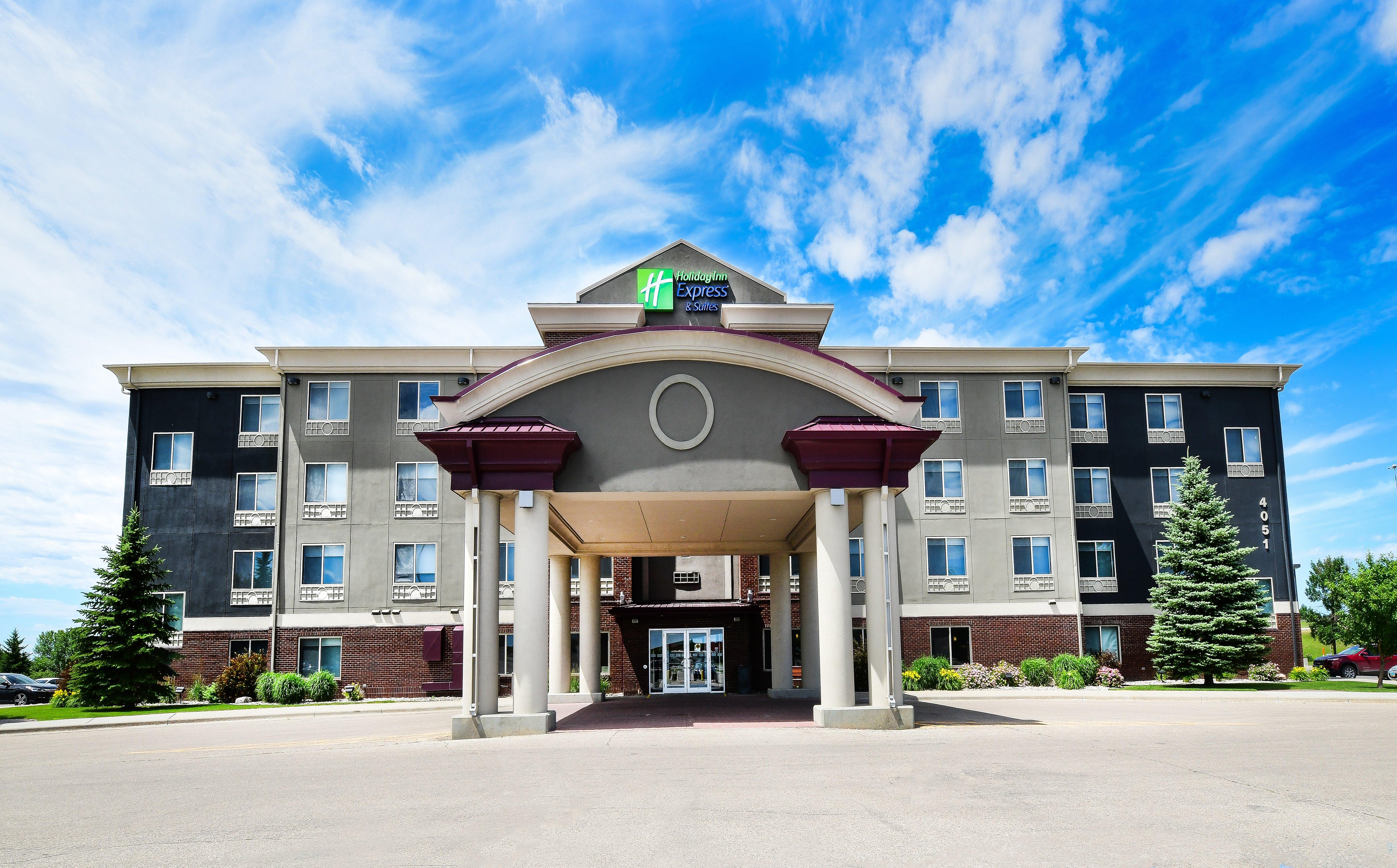 Holiday Inn Express Hotel & Suites Grand Forks, An Ihg Hotel Bagian luar foto