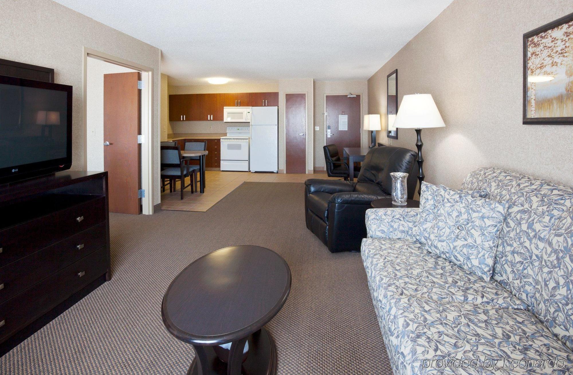 Holiday Inn Express Hotel & Suites Grand Forks, An Ihg Hotel Ruang foto