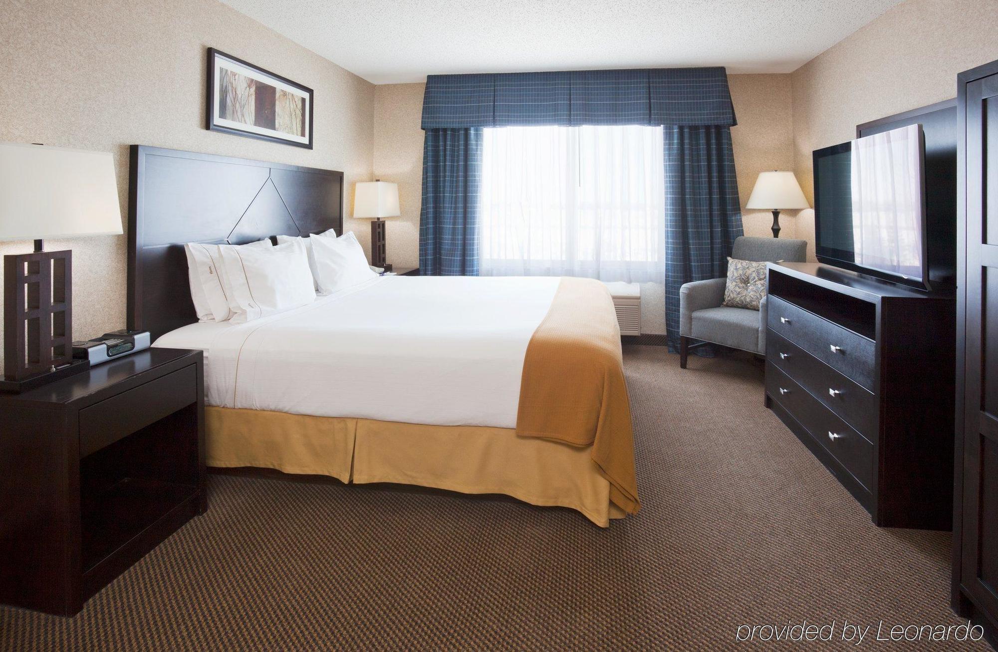 Holiday Inn Express Hotel & Suites Grand Forks, An Ihg Hotel Ruang foto