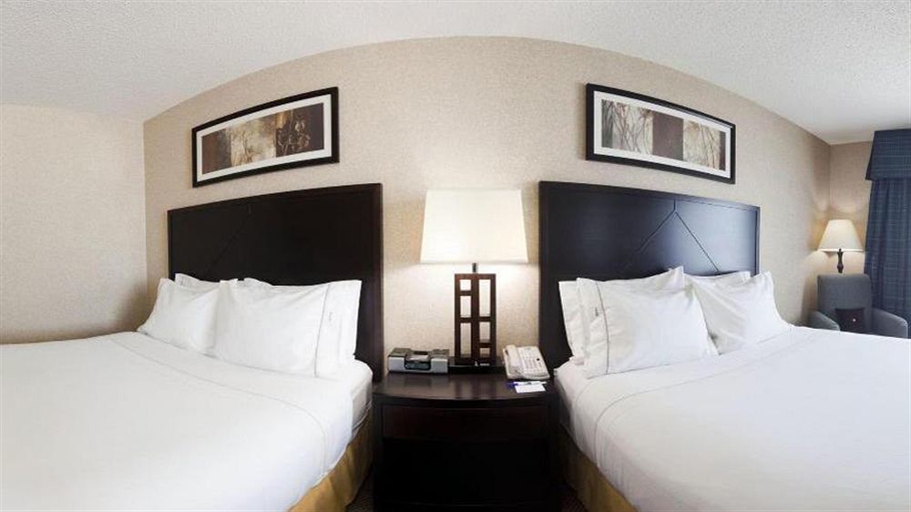 Holiday Inn Express Hotel & Suites Grand Forks, An Ihg Hotel Bagian luar foto