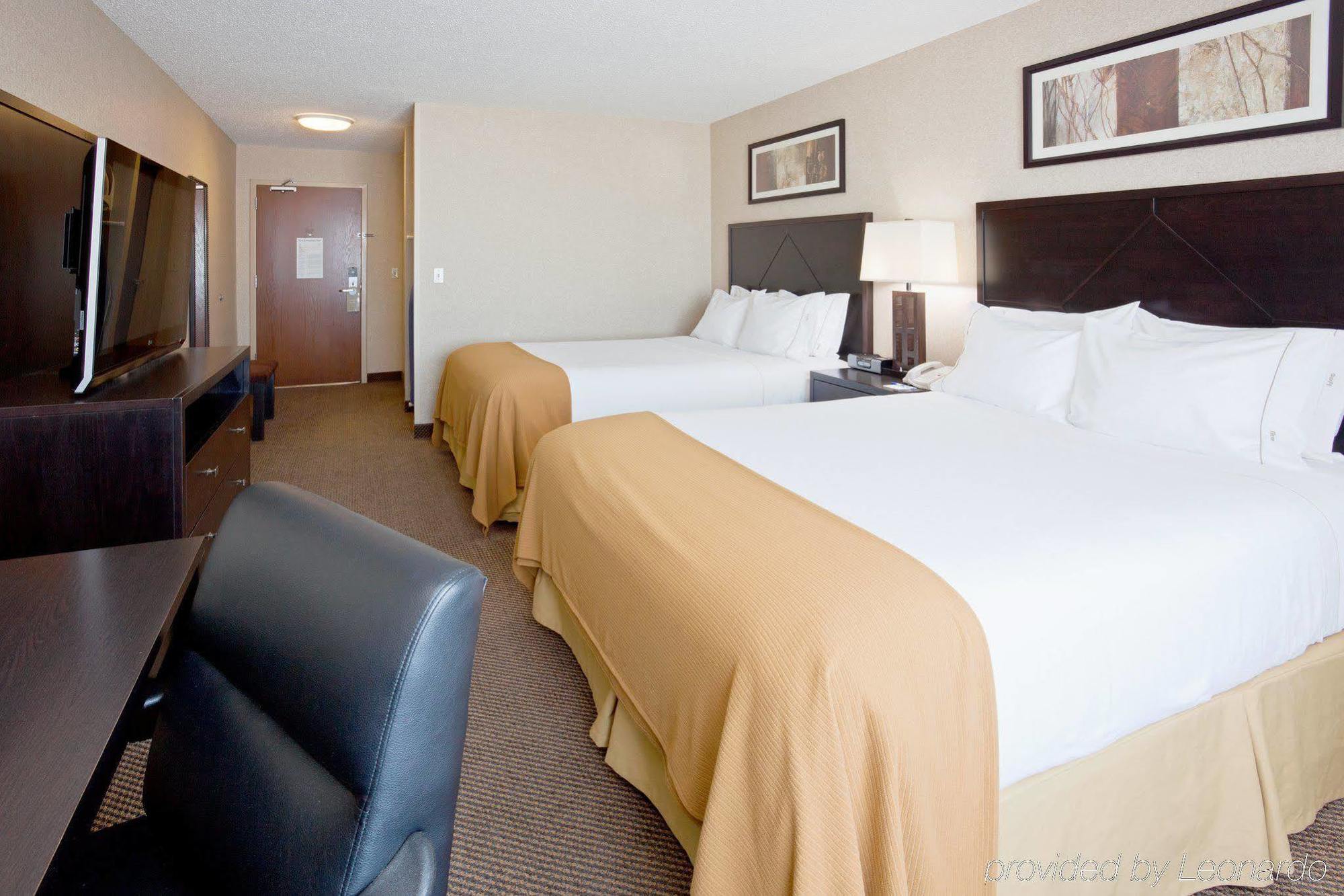 Holiday Inn Express Hotel & Suites Grand Forks, An Ihg Hotel Ruang foto