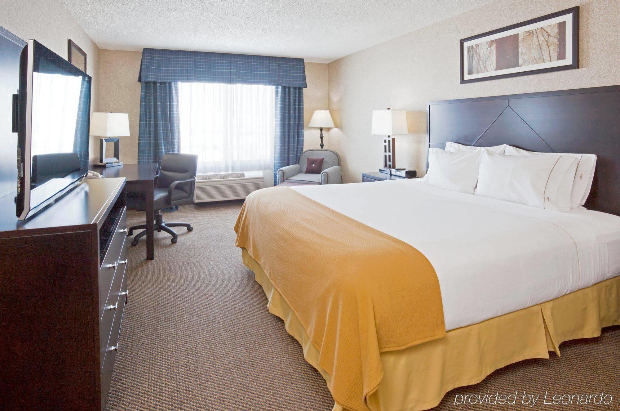 Holiday Inn Express Hotel & Suites Grand Forks, An Ihg Hotel Ruang foto